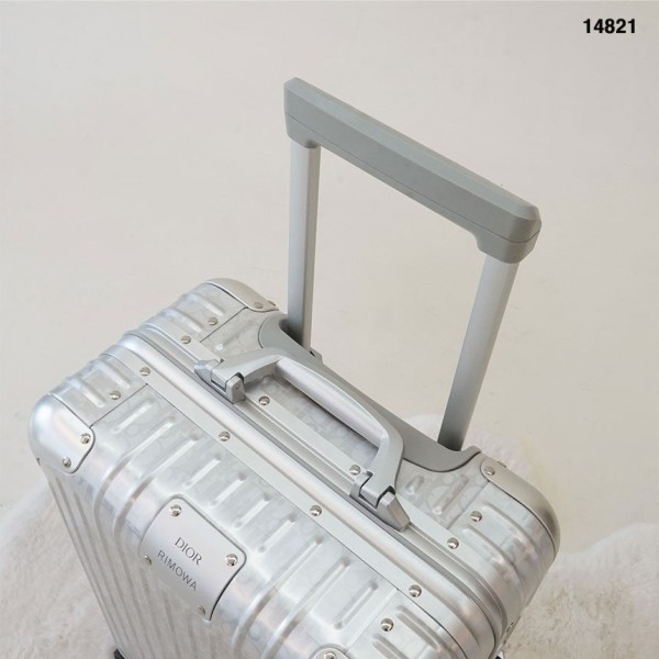 [DIOR X RIMOWA] 디올 X 리모와 NEW WITH TAGS 실버 카빈 캐리어-레플리카 사이트 쇼핑몰