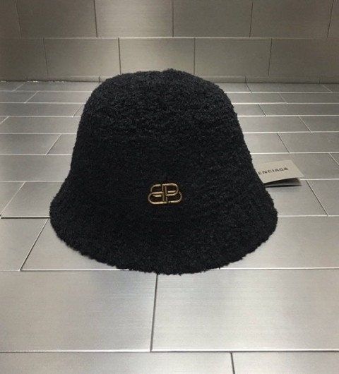 발렌시아가 BB 뽀글이 부클 버킷햇